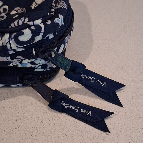 Vera Bradley Blush & Brush Makeup Case in Steel Blue Medallion - Picture 9 of 16